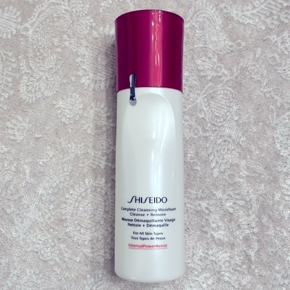 Brand New Shiseido Complete Cleansing Microfoam Foaming Cleanser Light Oil-Free